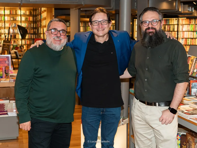 Cesar Coelho com convidados no lançamento do livro